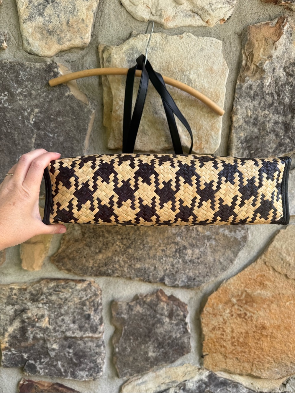 Woven Houndstooth Tote Bag in Black and Natural Raffia - Picture 6 of 16